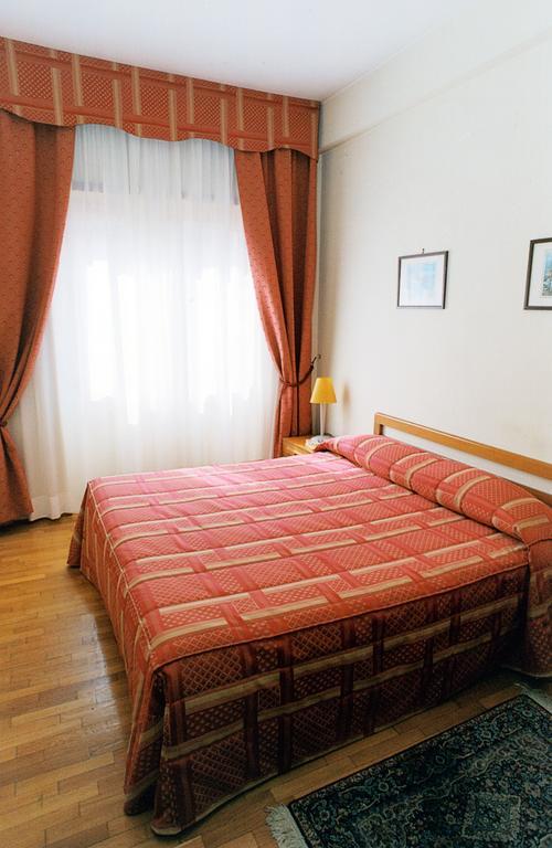 Eur Nir Residence Рим Стая снимка