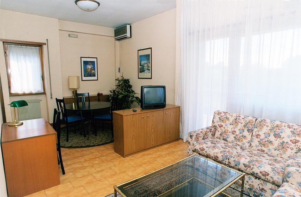 Eur Nir Residence Рим Стая снимка